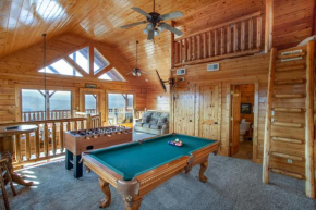 Moondancer -HotTub+Fireplace+PoolTable+Grill+MORE!
